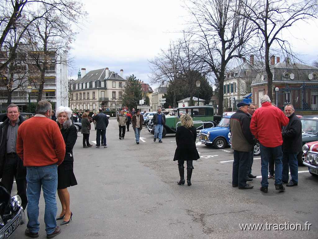 2008_03_02 Colmar 01.jpg - 02/03/2008 - 68000 COLMAR Rendez-vous mensuel de l'Association Colmar Auto-Rétro, vue générale